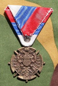 yum3025bks.jpg (3269 bytes)